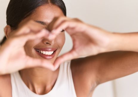 Professional Tooth Whitening vs Over-the-Counter Kits