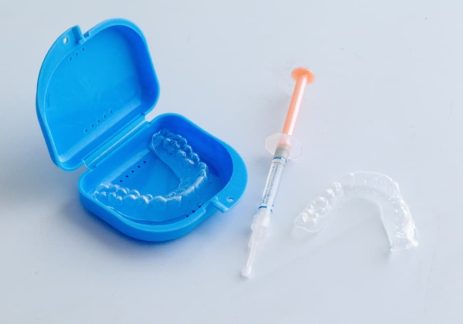 How to Choose the Right Professional Teeth Whitening Kit